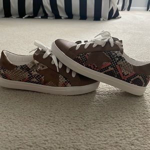 Mata size 8.5 star/snakeskin shoe- golden goose look alike! Never worn!